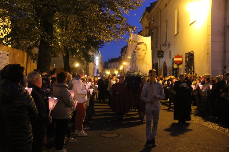 Nowy Sącz. Procesja różańcowa do pięciu kościołów