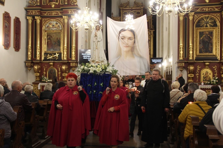 Nowy Sącz. Procesja różańcowa do pięciu kościołów