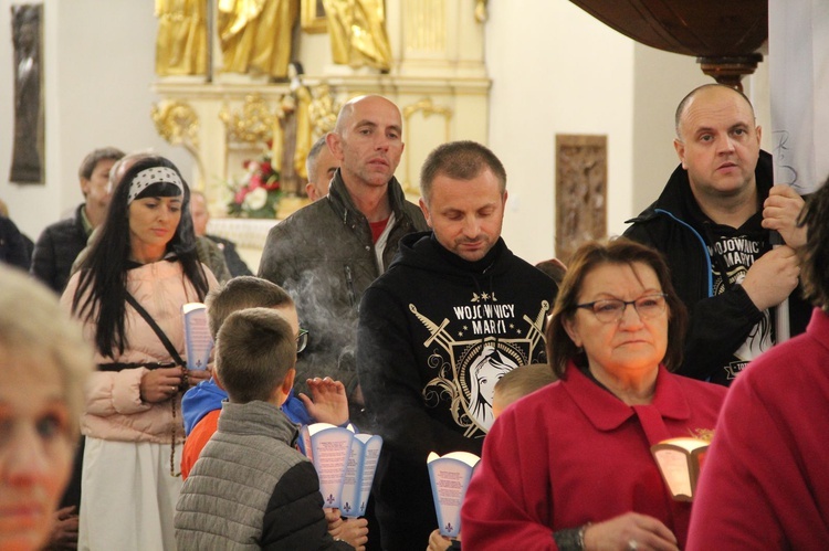 Nowy Sącz. Procesja różańcowa do pięciu kościołów