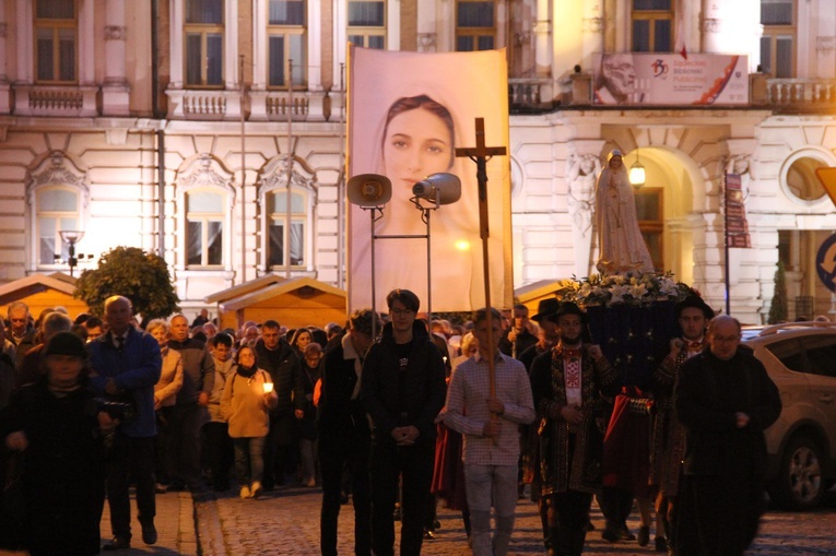 Nowy Sącz. Procesja różańcowa do pięciu kościołów