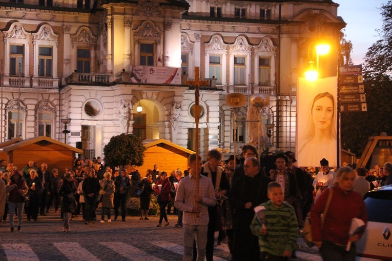 Nowy Sącz. Procesja różańcowa do pięciu kościołów