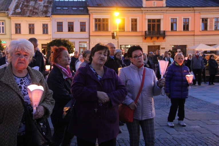 Nowy Sącz. Procesja różańcowa do pięciu kościołów