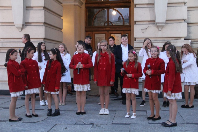 Nowy Sącz. Procesja różańcowa do pięciu kościołów