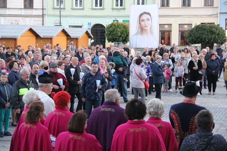 Nowy Sącz. Procesja różańcowa do pięciu kościołów