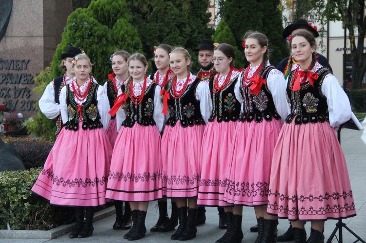 Nowy Sącz. Procesja różańcowa do pięciu kościołów