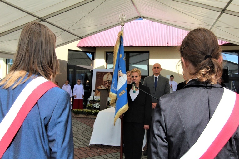 Nadanie sztandaru szkołe 