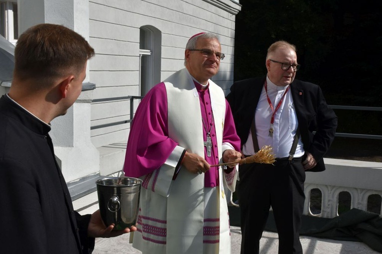 Zagórze Śl. Poświęcono dom seniora Caritas