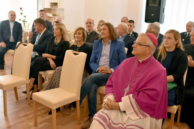 Zagórze Śl. Poświęcono dom seniora Caritas