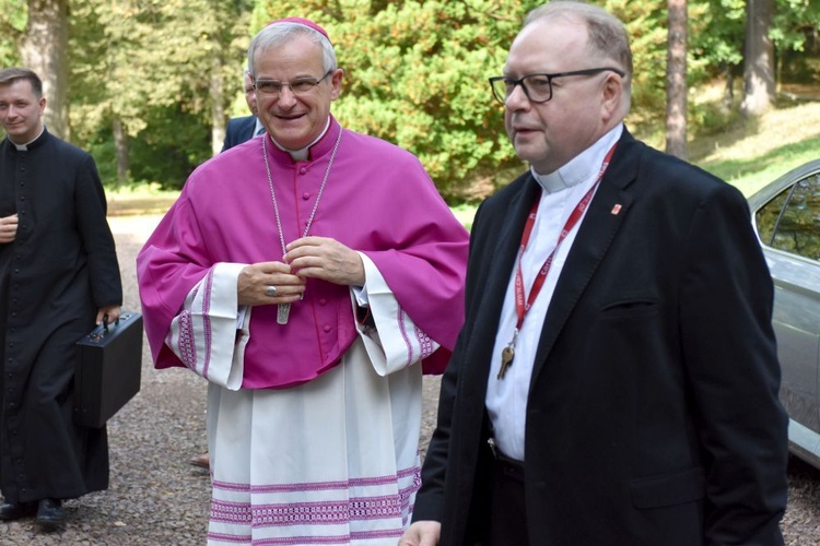 Zagórze Śl. Poświęcono dom seniora Caritas