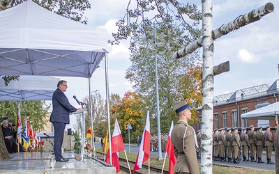 Lager funkcjonował od 6 sierpnia 1944 r. do 16 stycznia 1945 roku. Przeszło przez niego od 340 tys. do 650 tys. osób.