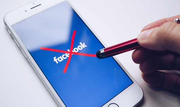 Co się właściwie stało z Facebookiem?