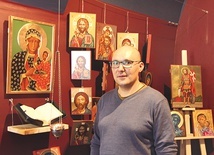 Hubert Kampa  jest także wolontariuszem Fundacji „Eleos- -Ukraine”. Nagradzany był za zaangażowanie na rzecz Ukrainy, m.in. otrzymał krzyż kapelana polowego.