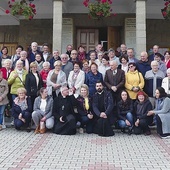 	Uczestnicy dni skupienia w szczyrkowskim sanktuarium Królowej Beskidów.