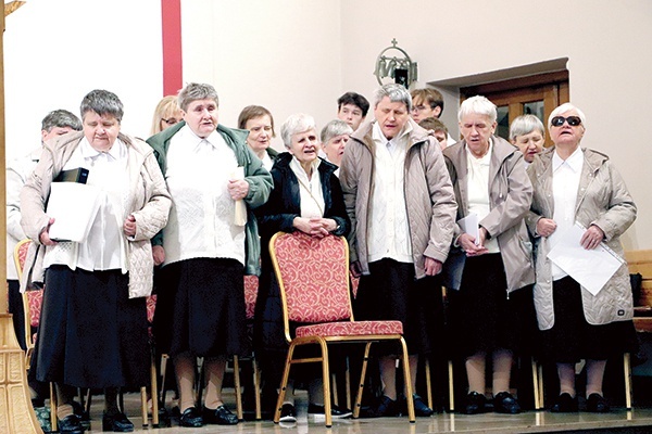 ▲	Chór Domu Nadziei zadbał o oprawę liturgiczną Mszy św. odpustowej.