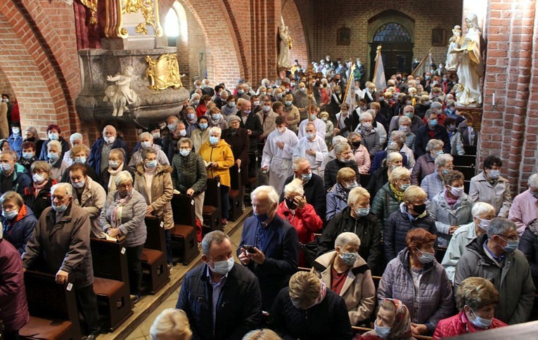 Pielgrzymka Róż Różańcowych do Rud