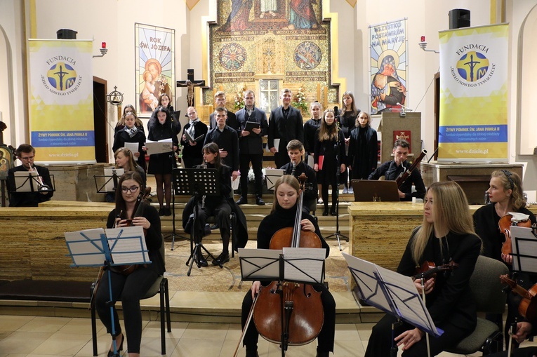 Koncert religijno-patriotyczny z okazji XXI Dnia Papieskiego