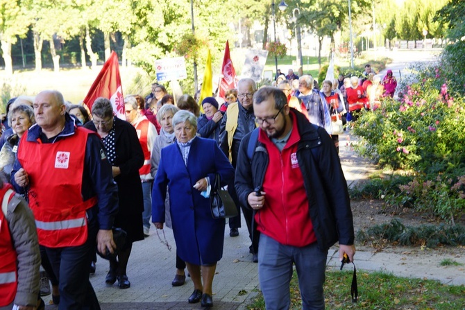 Wolontariusze Caritas z pielgrzymką w Trzebnicy