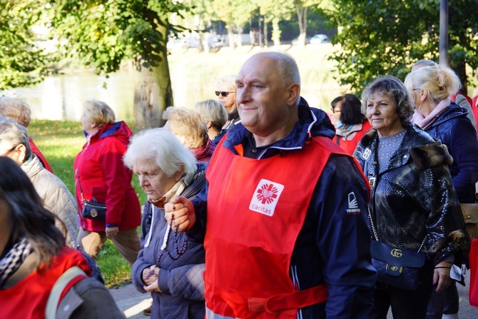 Wolontariusze Caritas z pielgrzymką w Trzebnicy