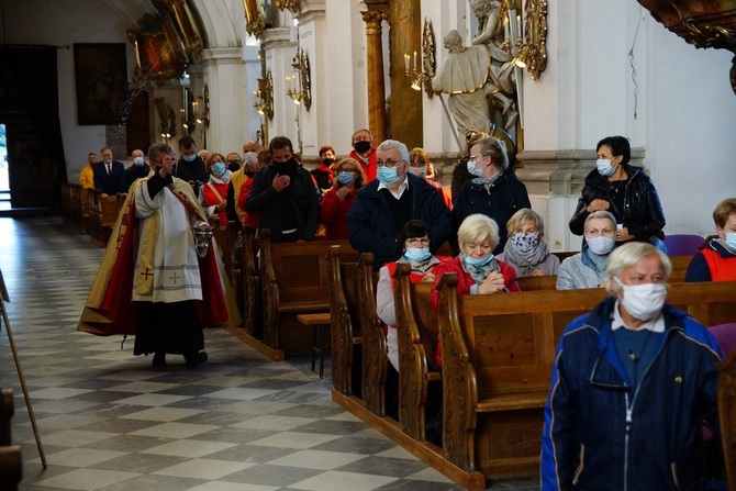 Wolontariusze Caritas z pielgrzymką w Trzebnicy