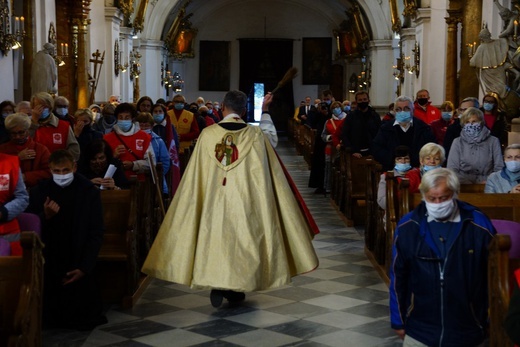 Wolontariusze Caritas z pielgrzymką w Trzebnicy