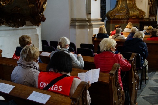 Wolontariusze Caritas z pielgrzymką w Trzebnicy