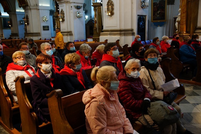 Wolontariusze Caritas z pielgrzymką w Trzebnicy