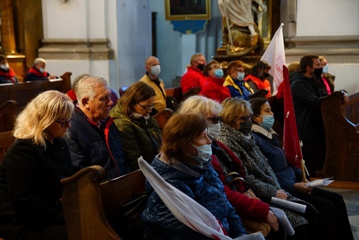 Wolontariusze Caritas z pielgrzymką w Trzebnicy