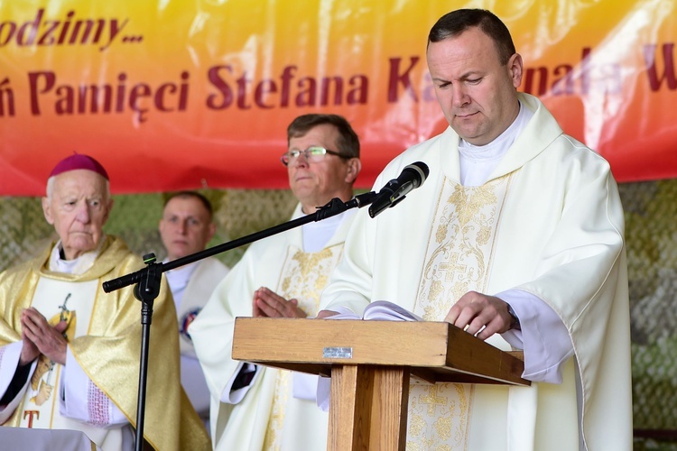 Dzień Pamięci Stefana Kardynała Wyszyńskiego i Jana Pawła II