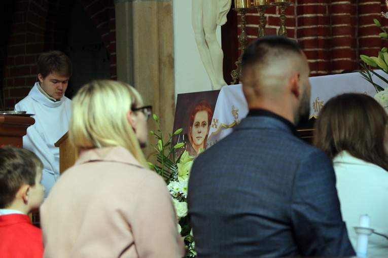 Wprowadzenie relikwii bł. Karoliny Kózkówny do parafii pw. Michała Archanioła we Wrocławiu