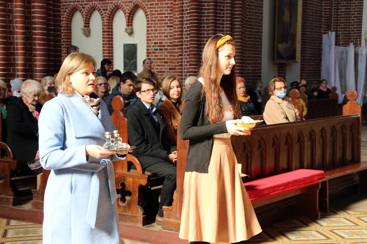 Wprowadzenie relikwii bł. Karoliny Kózkówny do parafii pw. Michała Archanioła we Wrocławiu