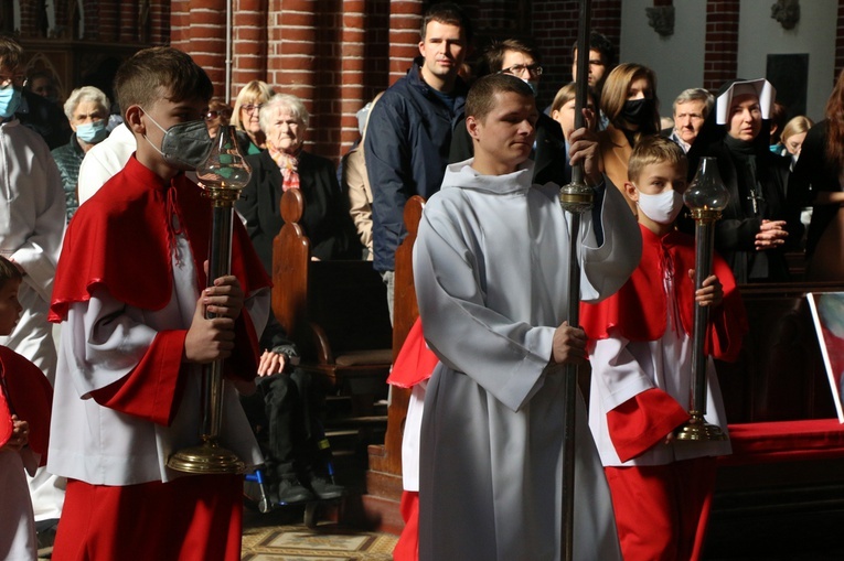 Wprowadzenie relikwii bł. Karoliny Kózkówny do parafii pw. Michała Archanioła we Wrocławiu