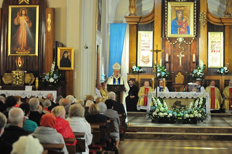 Abp Budzik: Jesteśmy żywym Kościołem