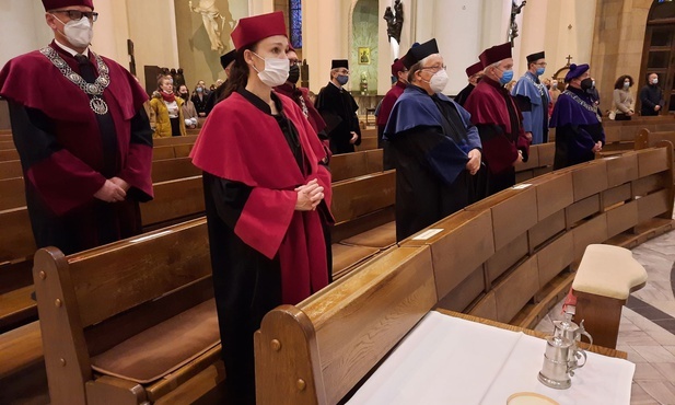 Abp Skworc do społeczności akademickiej: Pozwólcie Chrystusowi mówić do człowieka