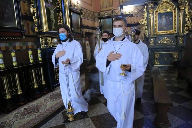 Pielgrzymka nauczycieli do Chorzelowa