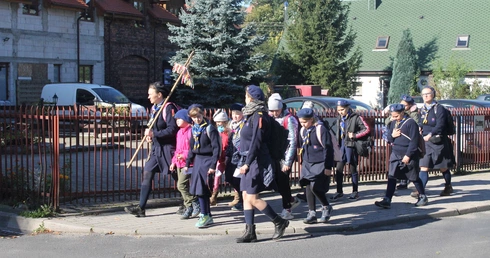 Po papiesku, czyli z Jeleniej Góry na Chojnik