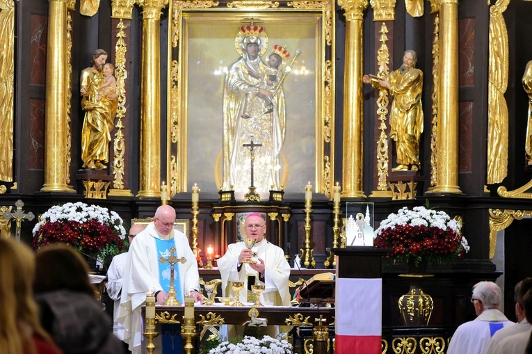 Stoczek Klasztorny. Wprowadzenie relikwii bł. kard. Wyszyńskiego