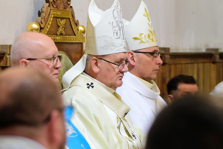 Stoczek Klasztorny. Wprowadzenie relikwii bł. kard. Wyszyńskiego