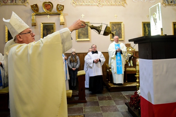 Stoczek Klasztorny. Wprowadzenie relikwii bł. kard. Wyszyńskiego