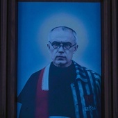 Ojca Maksymiliana Kolbego beatyfikował Paweł VI w Rzymie 17 października 1971 r., a kanonizował Jan Paweł II 10 października 1982 r.