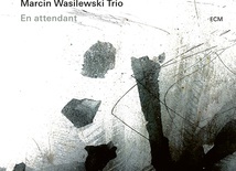 Marcin Wasilewski Trio 
En attendant 
ECM 
2021