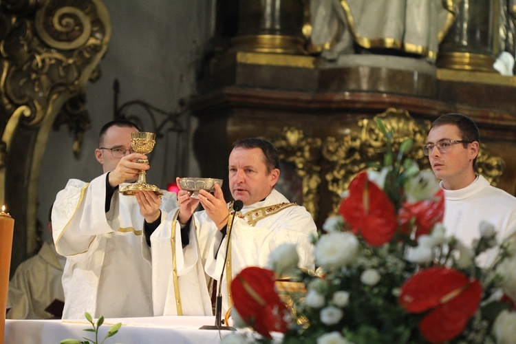 Trzebnica 2021. Powołani do kapłaństwa i życia konsekrowanego u św. Jadwigi