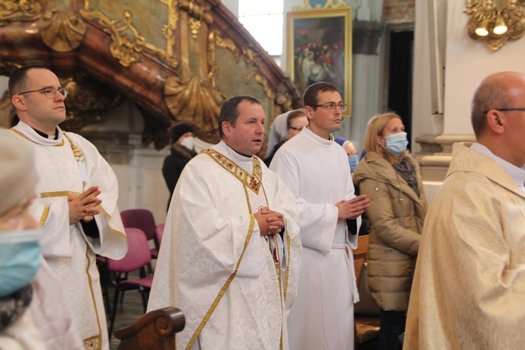 Trzebnica 2021. Powołani do kapłaństwa i życia konsekrowanego u św. Jadwigi