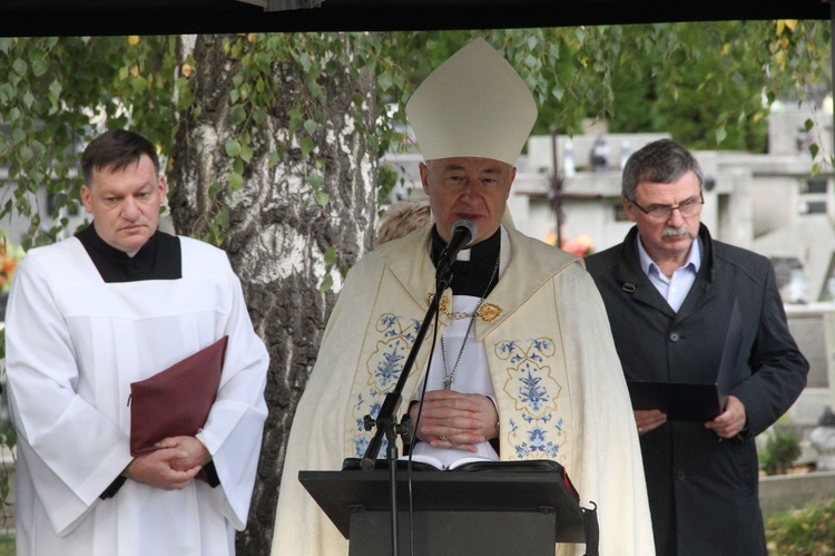 Tarnów-Mościce. Pogrzeb dzieci utraconych