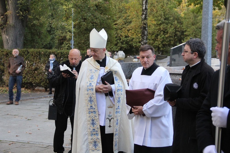 Tarnów-Mościce. Pogrzeb dzieci utraconych