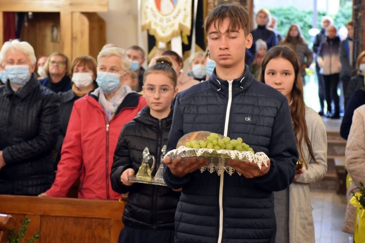 Bojanice. Abp Mokrzycki dał im relikwie św. Jana Pawła II