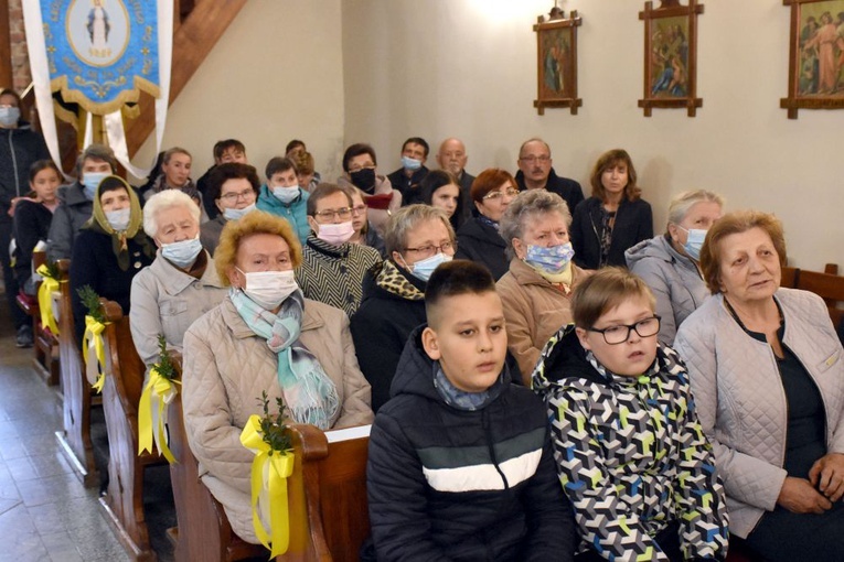 Bojanice. Abp Mokrzycki dał im relikwie św. Jana Pawła II