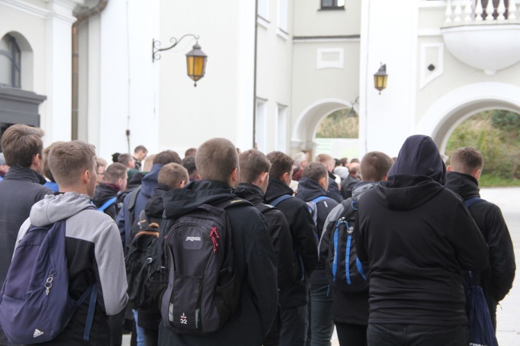Tuchów. Pielgrzymka na 25-lecie Towarzystwa Przyjaciół WSD w Tarnowie