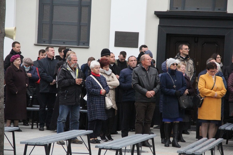 Tuchów. Pielgrzymka na 25-lecie Towarzystwa Przyjaciół WSD w Tarnowie