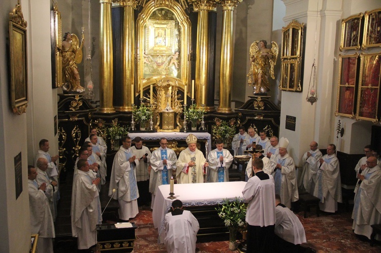 Tuchów. Pielgrzymka na 25-lecie Towarzystwa Przyjaciół WSD w Tarnowie