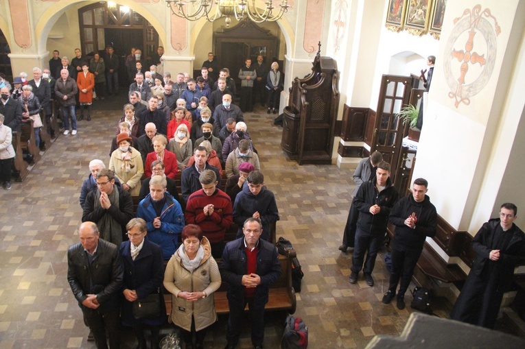 Tuchów. Pielgrzymka na 25-lecie Towarzystwa Przyjaciół WSD w Tarnowie